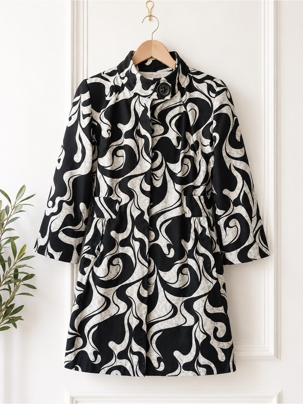 Classiques Entier Black & Light Gray Abstract Print Statement Coat | Fully Lined